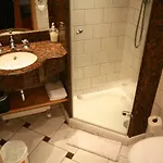 Burg Arras Szálloda 3*