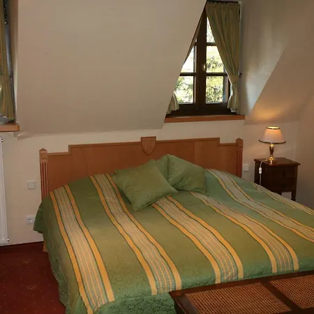 Hotell Burg Arras 3*