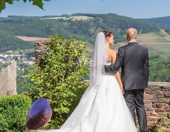 Burg Arras Hotel Alf